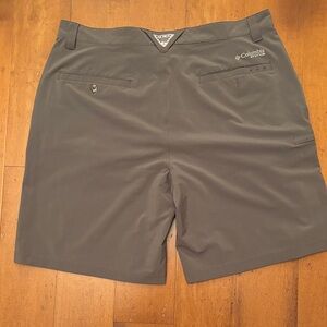 Columbia Men's Gray Shorts